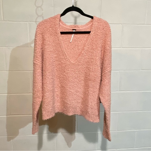 Free People Finders Keepers V Neck Sweater LARGE in Nude Peach NWT - Picture 2 of 7